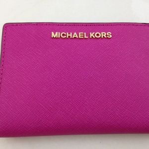 Michael Kors Fuschia Jet Set Travel Wallet